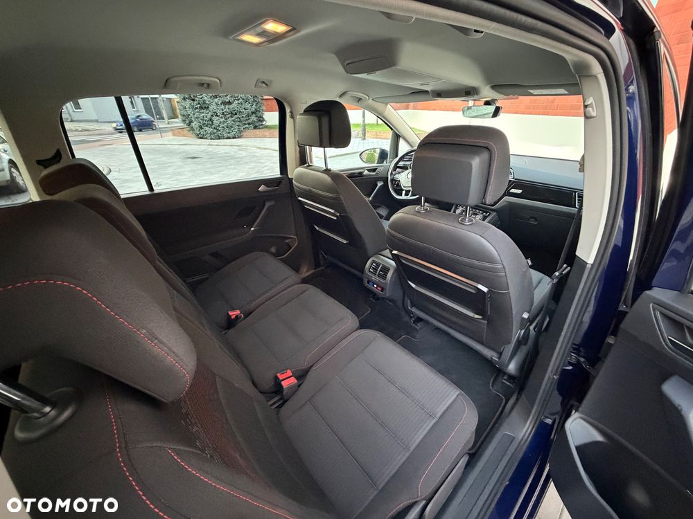Volkswagen Touran - 8
