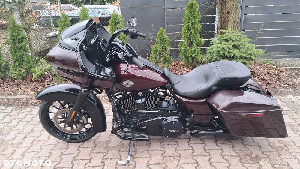 Harley-Davidson Touring Road Glide - 12