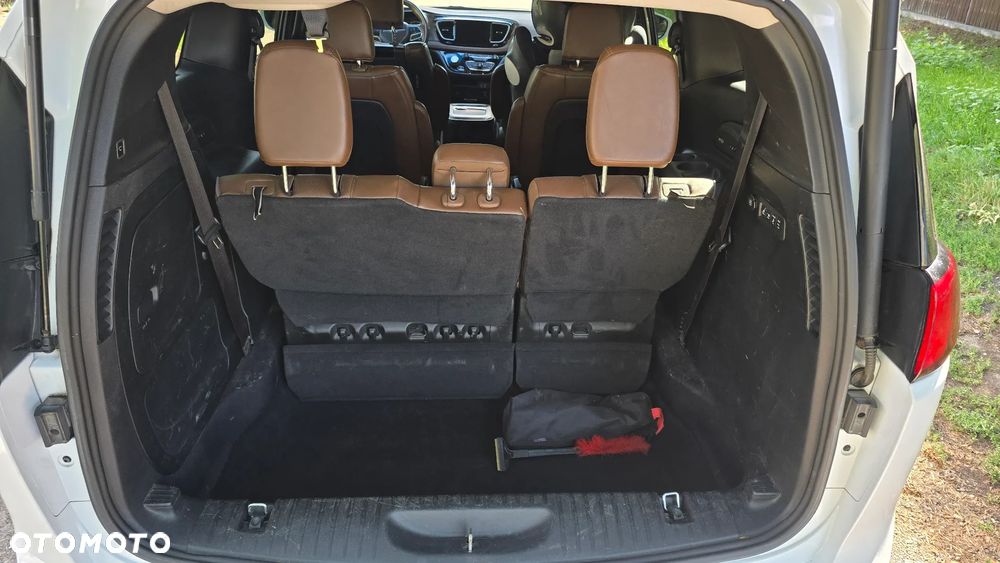 Chrysler Pacifica - 13
