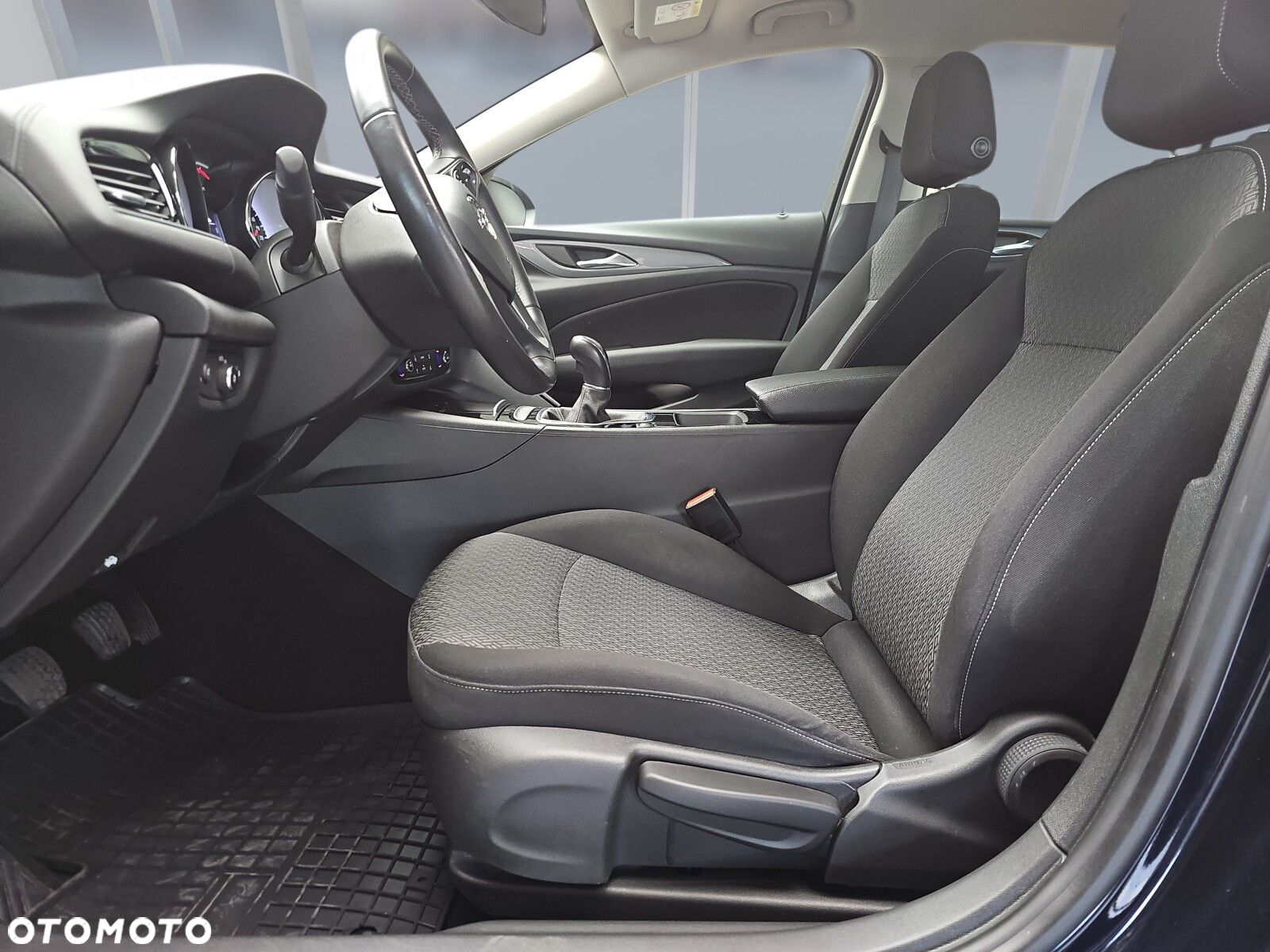 Opel Insignia 1.5 T Enjoy S&S - 12