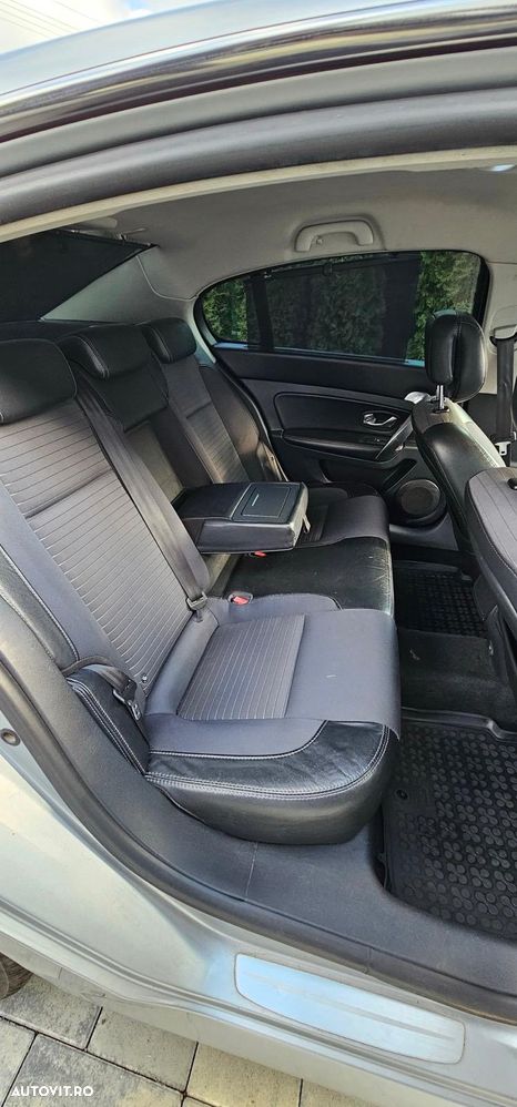 Renault Latitude 2.0 16 V Privilege - 12
