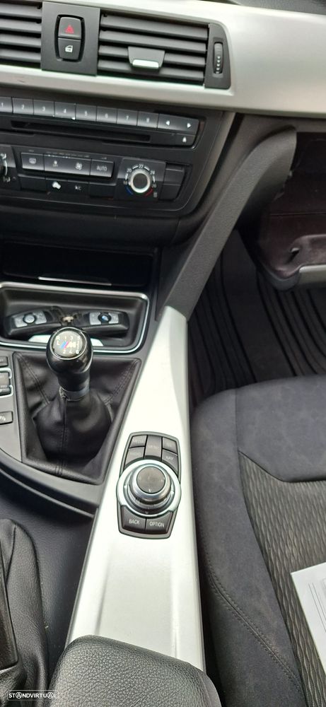 BMW 318 d Sport Line - 5