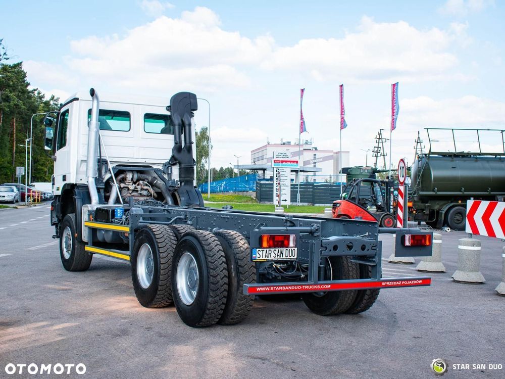 Mercedes-Benz 3332 AK 6x6 podwozie pod zabudowę - 9