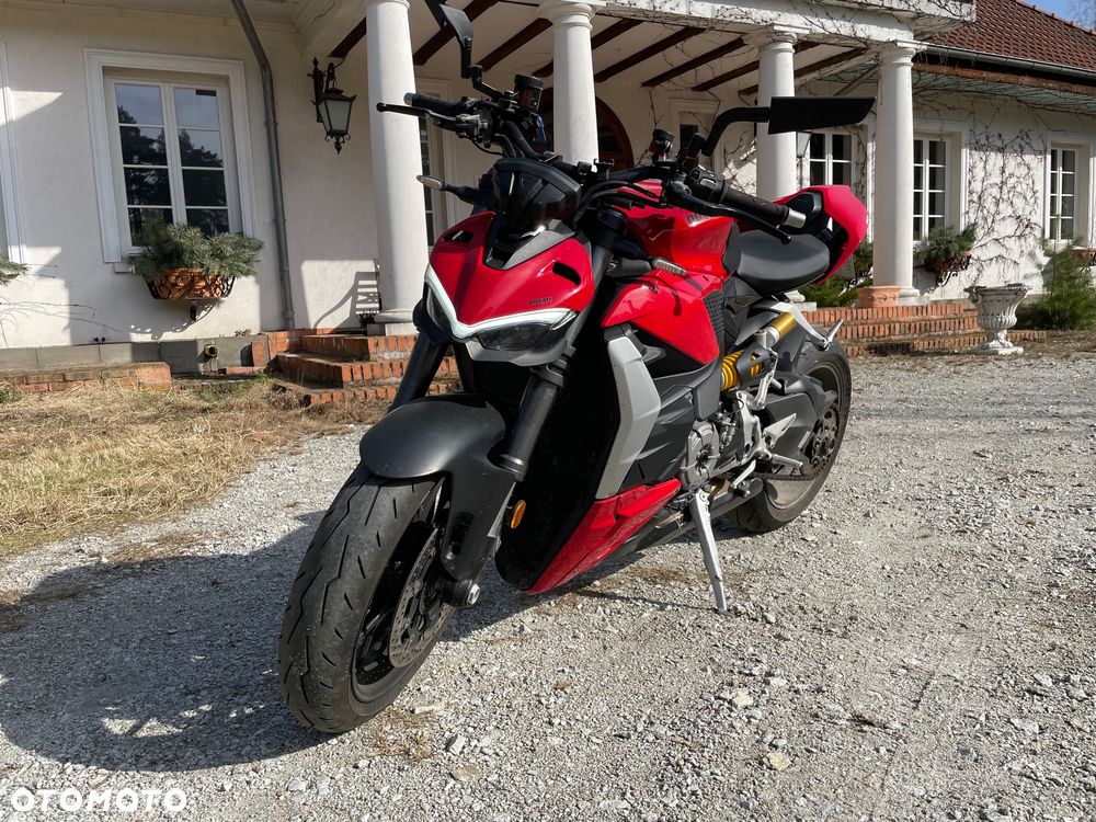 Ducati Streetfighter V2 - 4