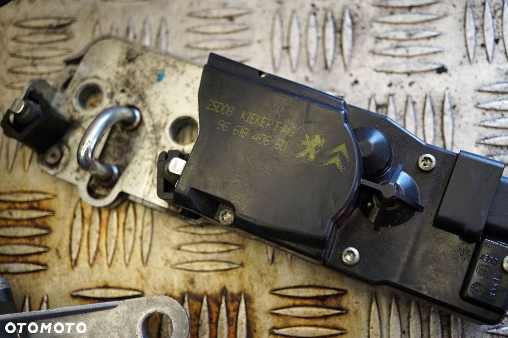 SIŁOWNIK ELEKTRYCZNY KLAPY BAGAŻNIKA C5 III X7 KOMBI 9661797080 9661840680 CITROEN 2008-2017 - 5