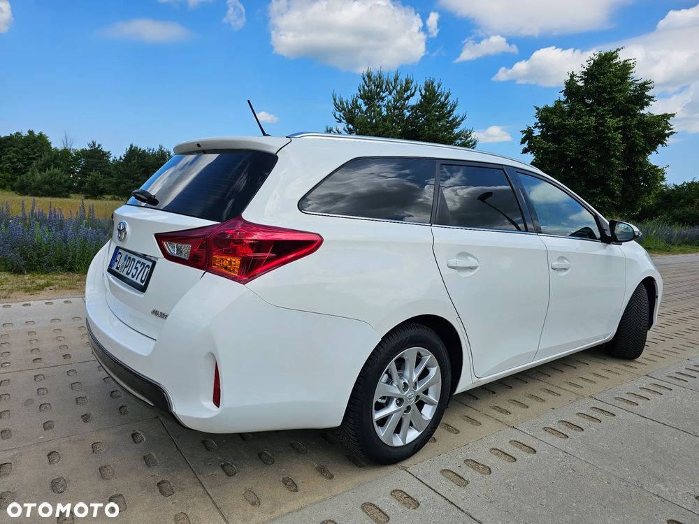 Toyota Auris 1.6 Executive - 16