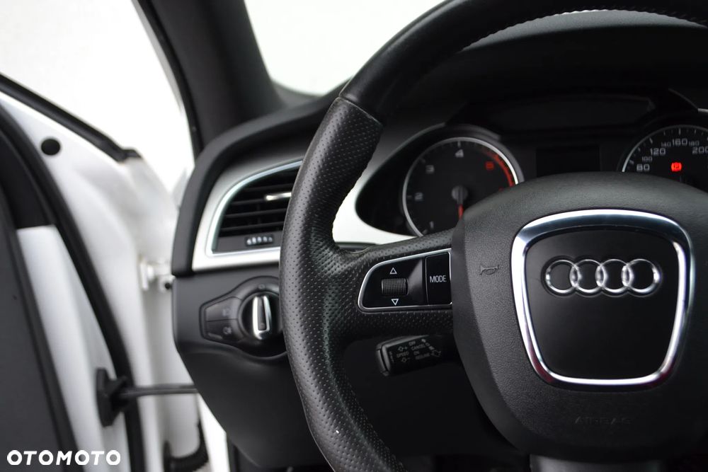 Audi A4 Avant 2.0 TDI DPF quattro - 26