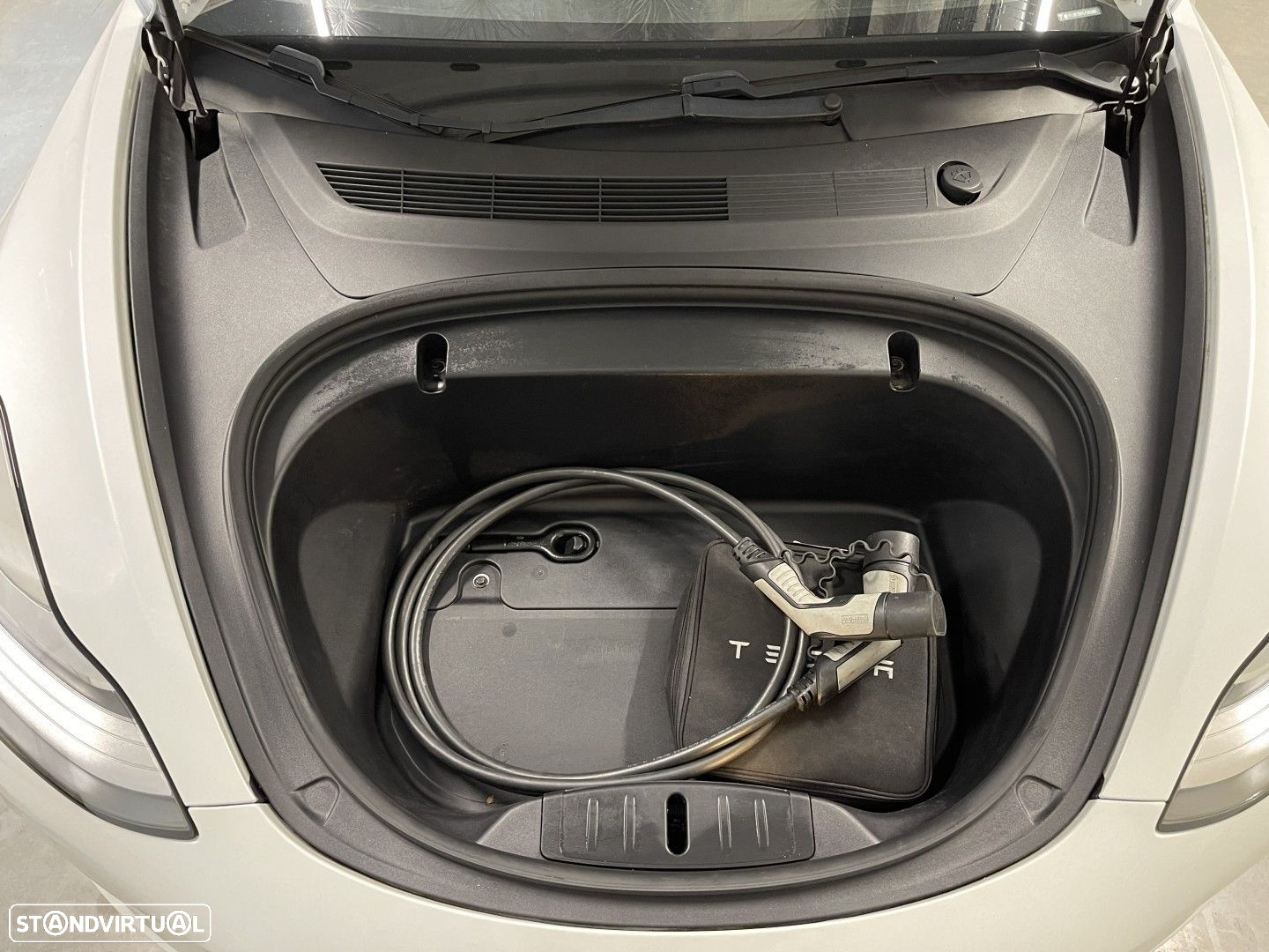 Tesla Model 3 - 10