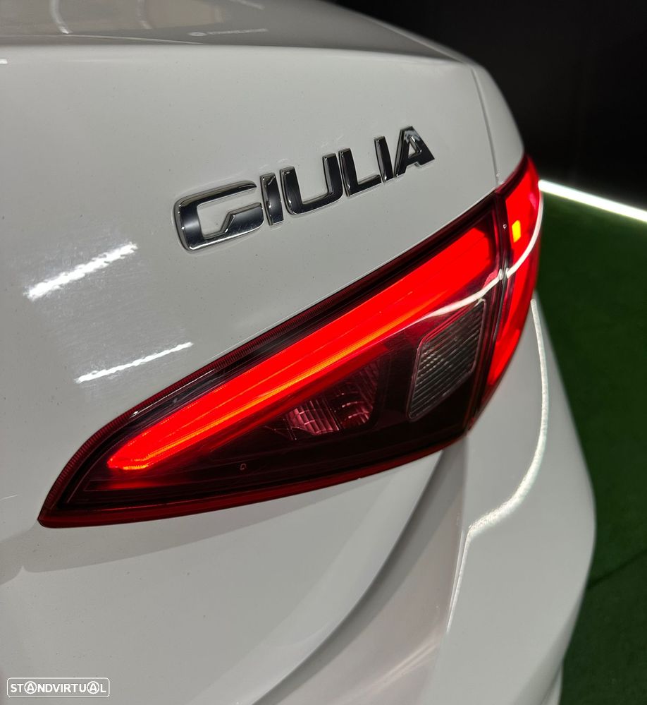 Alfa Romeo Giulia 2.2 D Super AT8 - 5