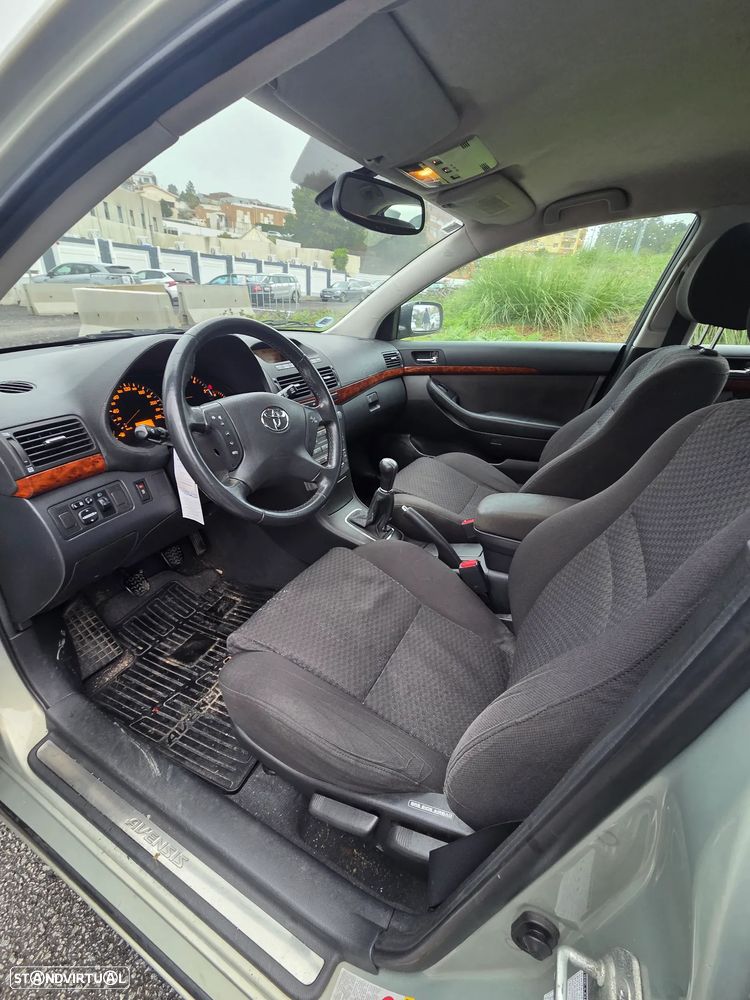 Toyota Avensis LB 2.0 D-4D Sol - 8