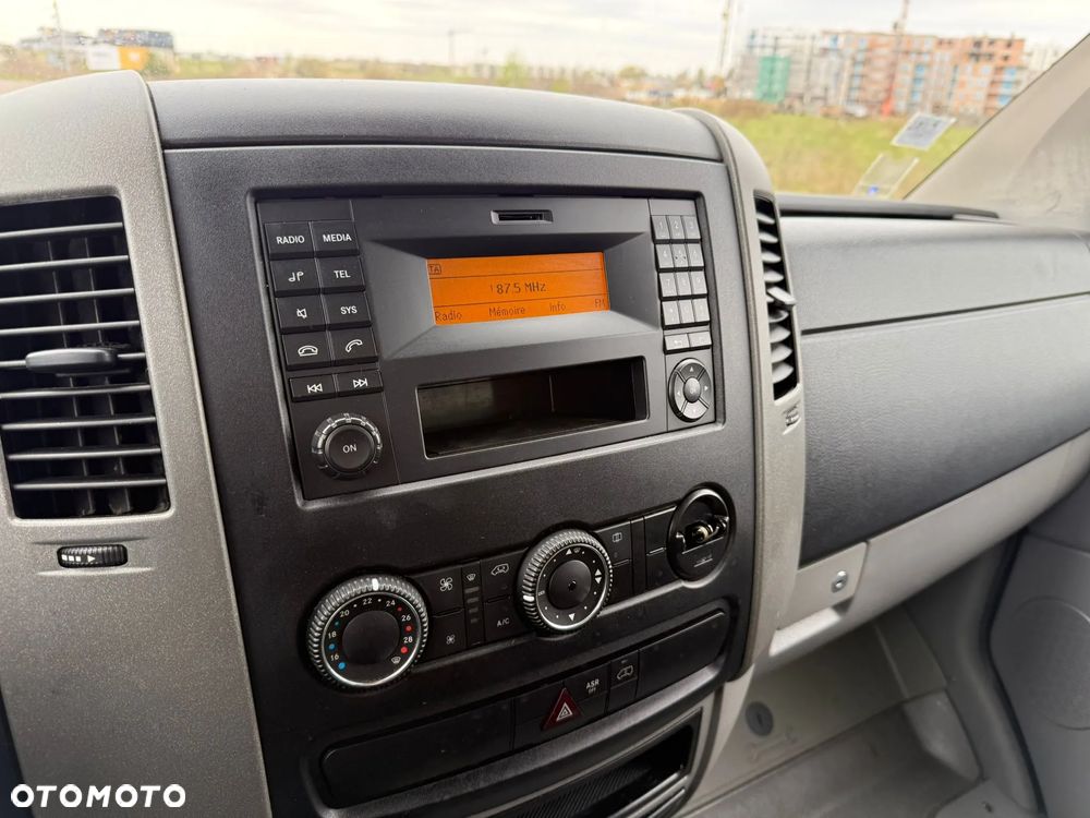 Mercedes-Benz Sprinter - 16