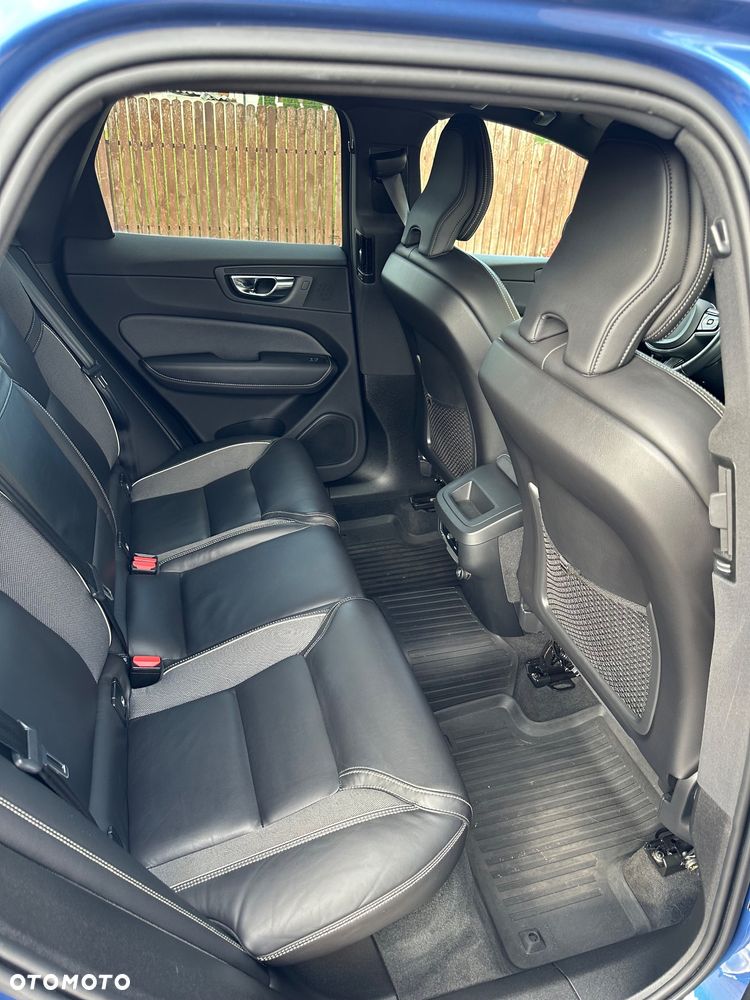 Volvo XC 60 T5 GPF AWD R-Design - 5
