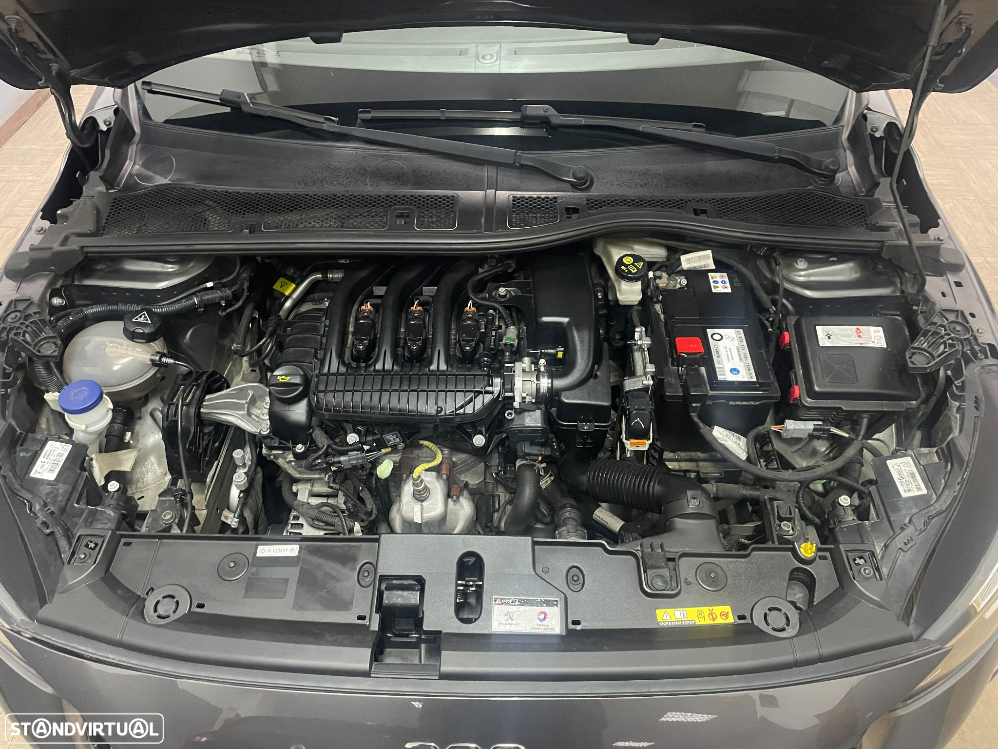 Peugeot 208 1.2 PureTech SE Style - 29
