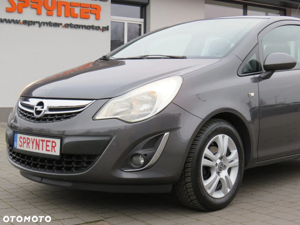 Opel Corsa 1.2 16V Cosmo - 4