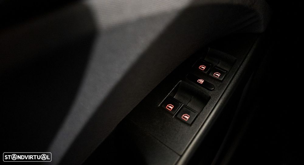 SEAT Leon 1.6 TDI Reference - 11