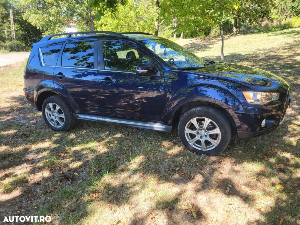 Mitsubishi Outlander - 4