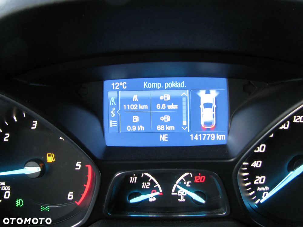 Ford Kuga 2.0 TDCi 2x4 Titanium - 24