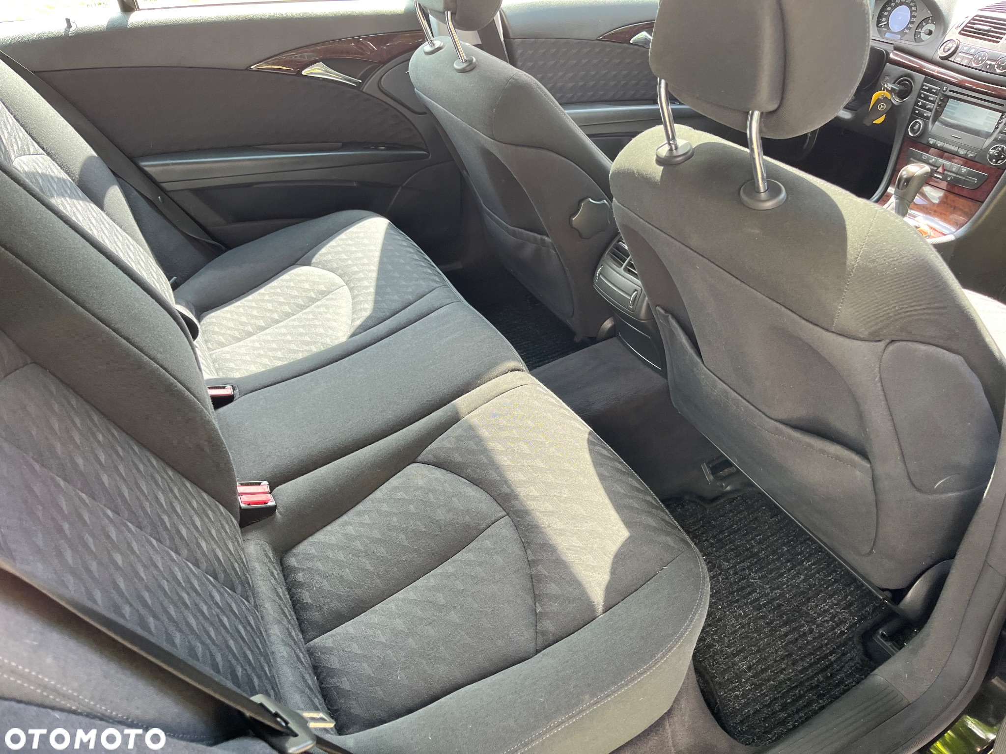 Mercedes-Benz Klasa E 200 T Kompressor Automatik Classic - 16