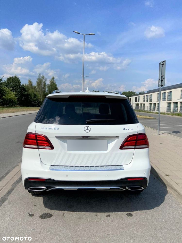 Mercedes-Benz GLE 250 d 4-Matic - 3
