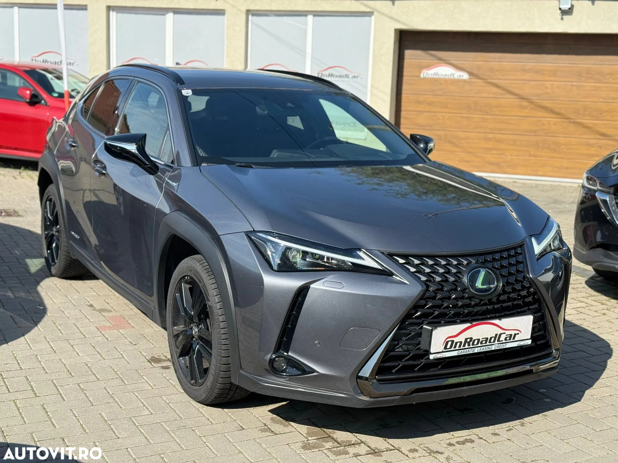 Lexus UX 250h 2.0L HEV 20H- (178 HP) 4X2 CVT Executive - 2