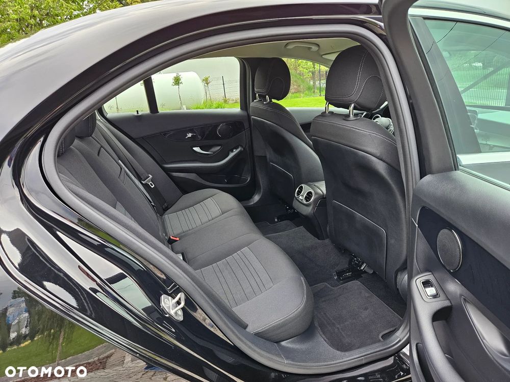 Mercedes-Benz Klasa C 160 Business Edition 9G-TRONIC - 16