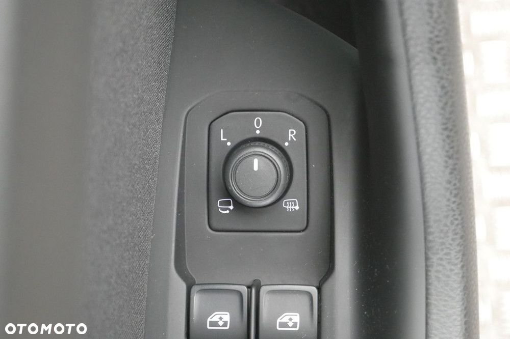 Volkswagen Passat Variant 2.0 TDI SCR Business DSG - 35