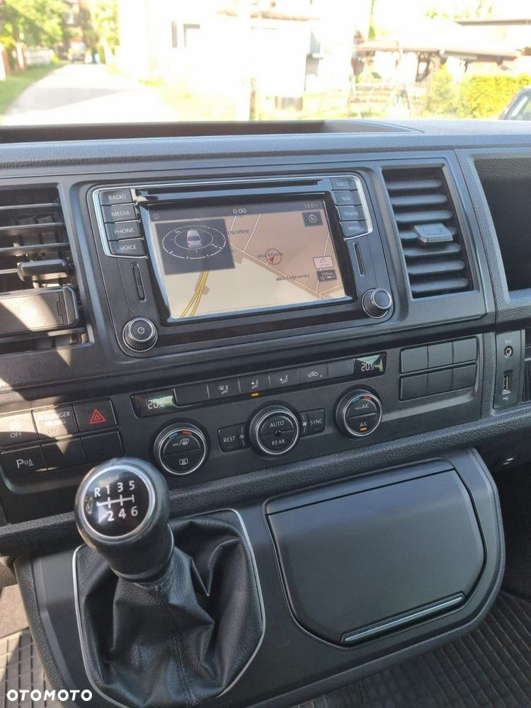 Volkswagen Multivan - 17