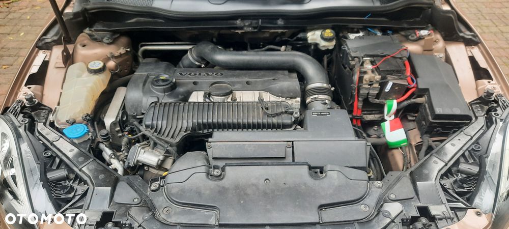 Volvo V40 T5 Momentum - 11