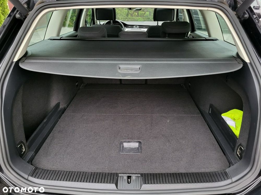 Volkswagen Passat - 20