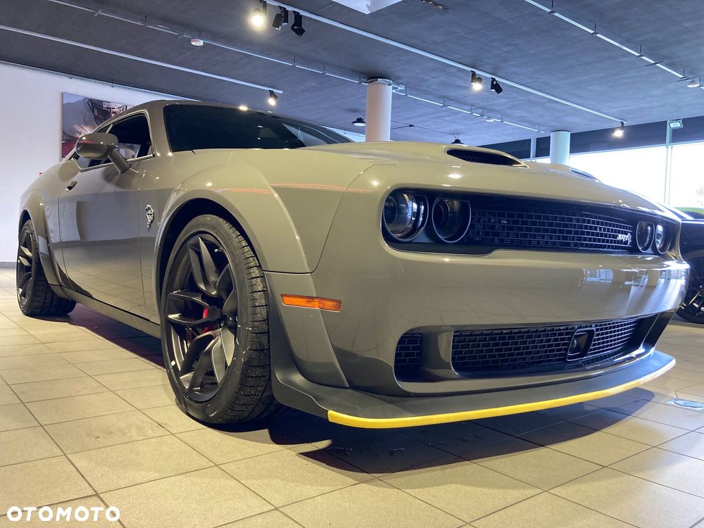 Dodge Challenger 6.2 Hellcat Widebody - 18