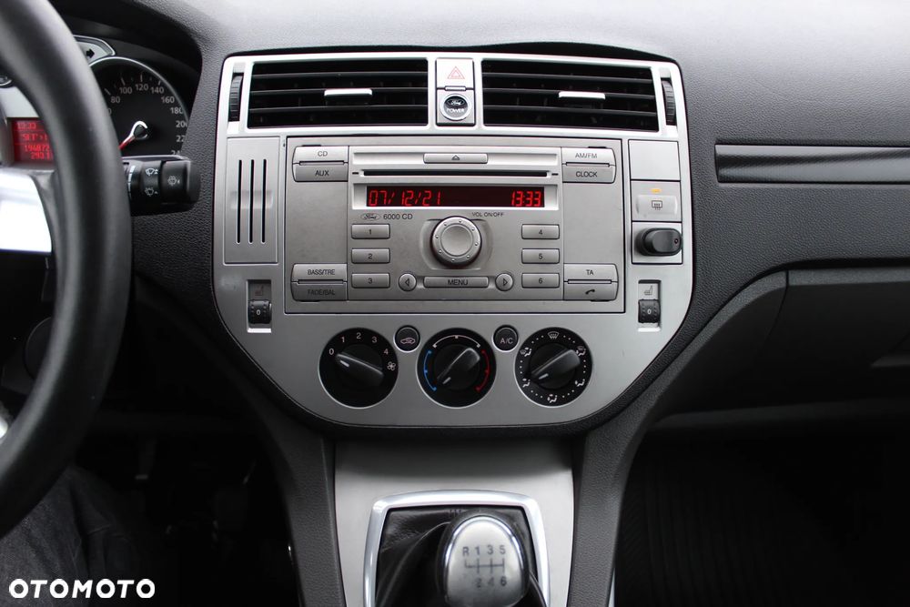 Ford Kuga - 8