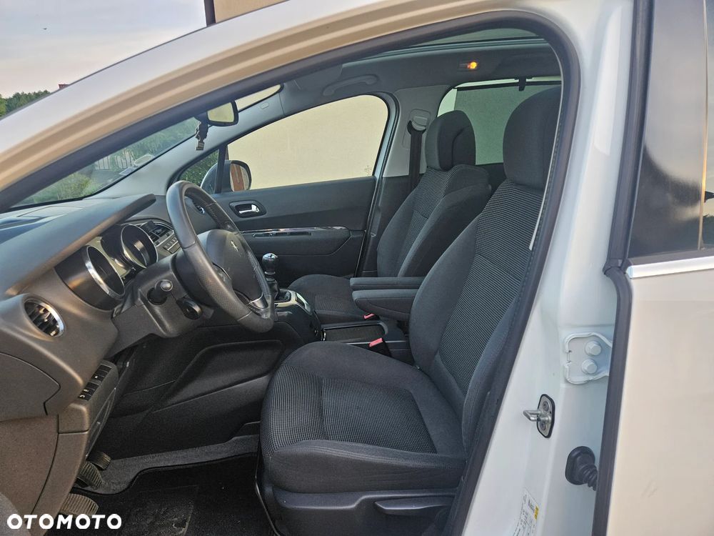 Peugeot 5008 HDI 115 Active - 12