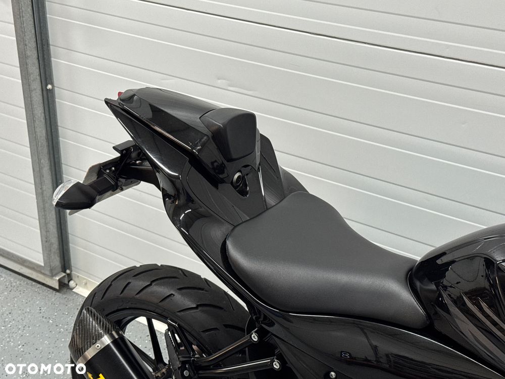 Suzuki GSX - 11