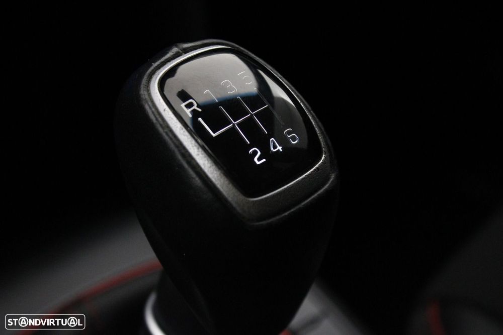 Hyundai Kauai 1.0 T-GDi Tecido Preto - 26