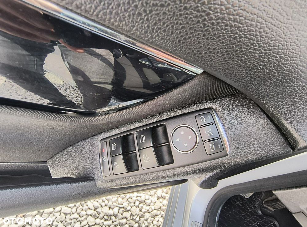 Mercedes-Benz Klasa C 180 Kompressor Elegance - 31