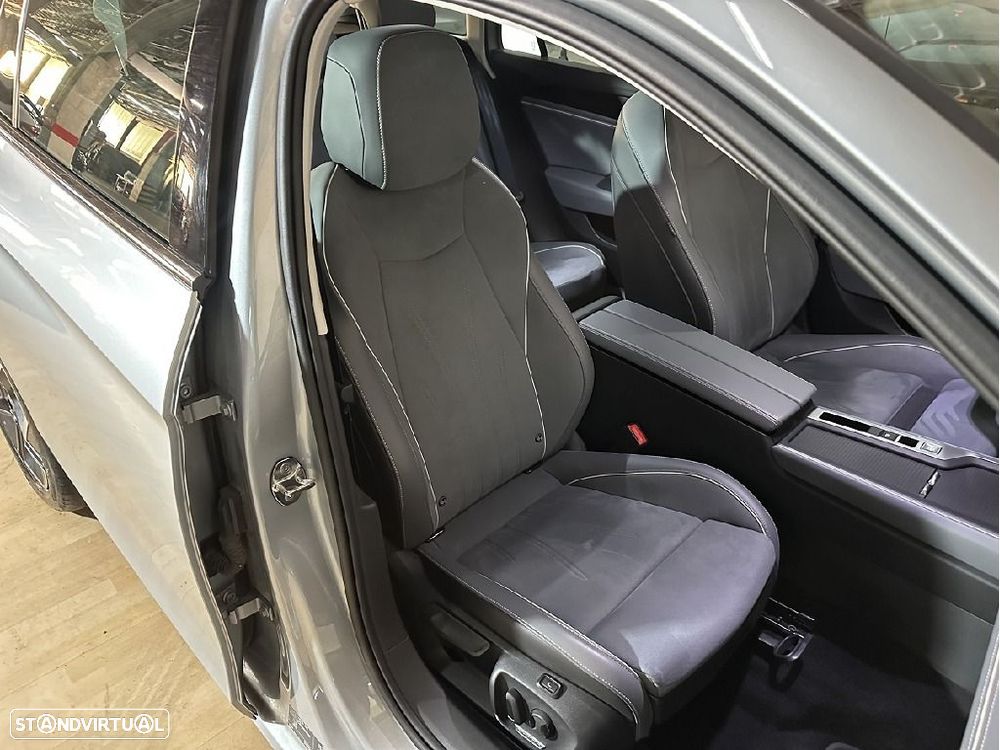 VW Passat Variant 1.5 TSI eHybrid DSG Versão Fiscal - 13