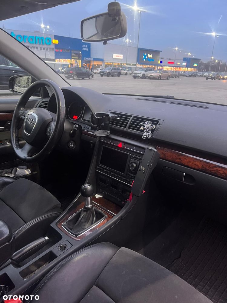 Audi A4 Limousine - 13