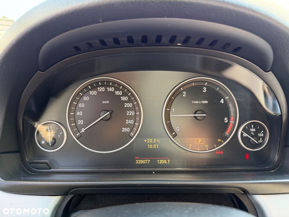 BMW Seria 5 525d - 6
