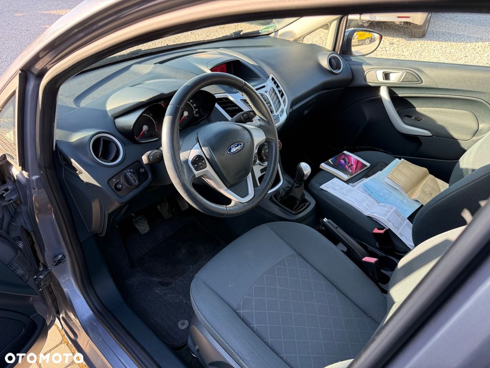 Ford Fiesta 1.25 Ghia - 12