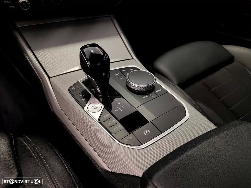 BMW 320 e Line Sport Auto — fotografia 36