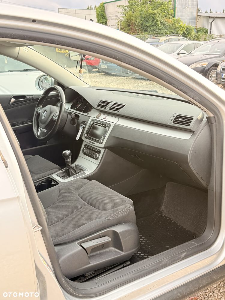 Volkswagen Passat - 5