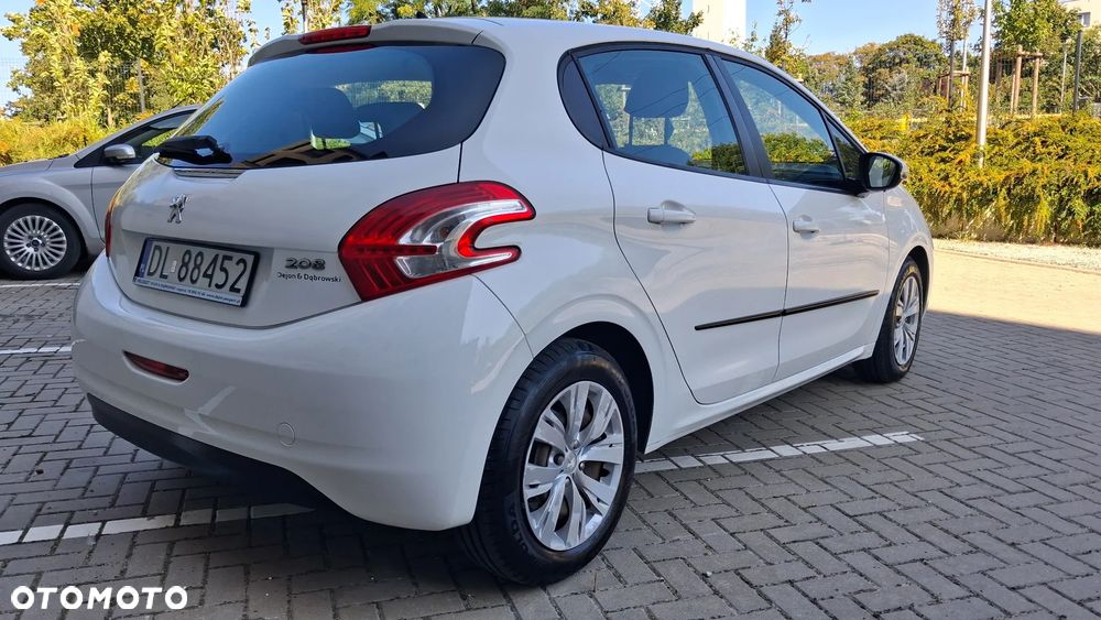 Peugeot 208 2014 photo 3