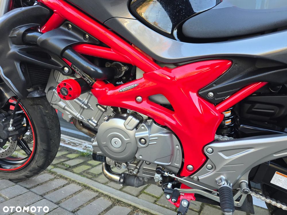 Suzuki Gladius - 10