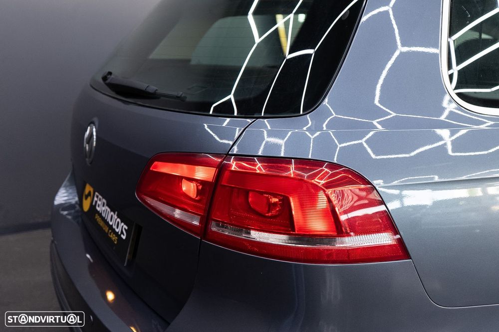 VW Passat Variant 1.6 TDI BlueMotion - 14