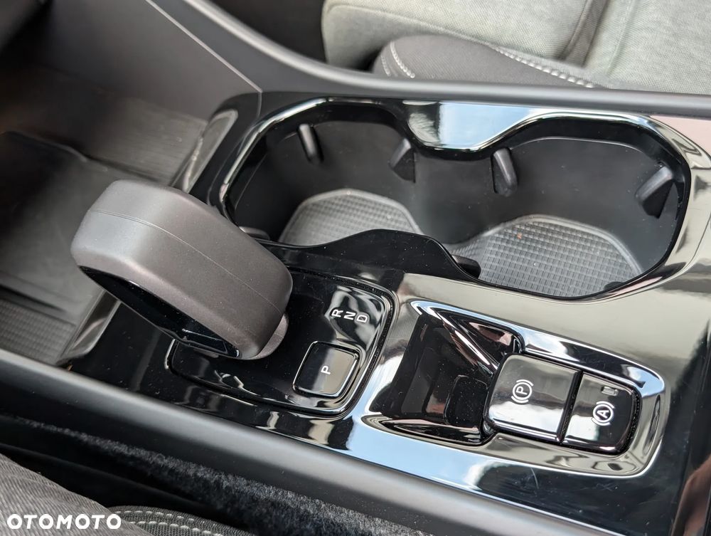 Volvo XC 40 B4 AWD Ultimate Dark - 24