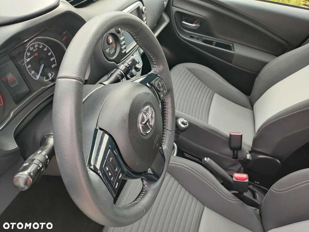 Toyota Yaris 1.0 Premium - 19