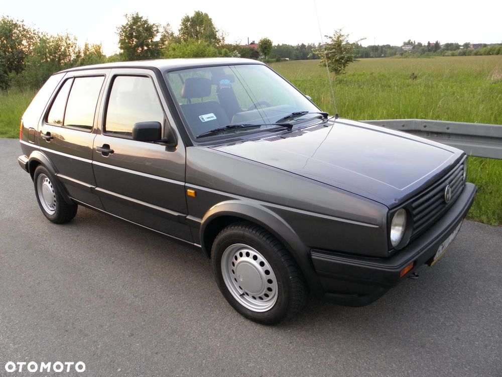 Volkswagen Golf 1.6 CL - 12