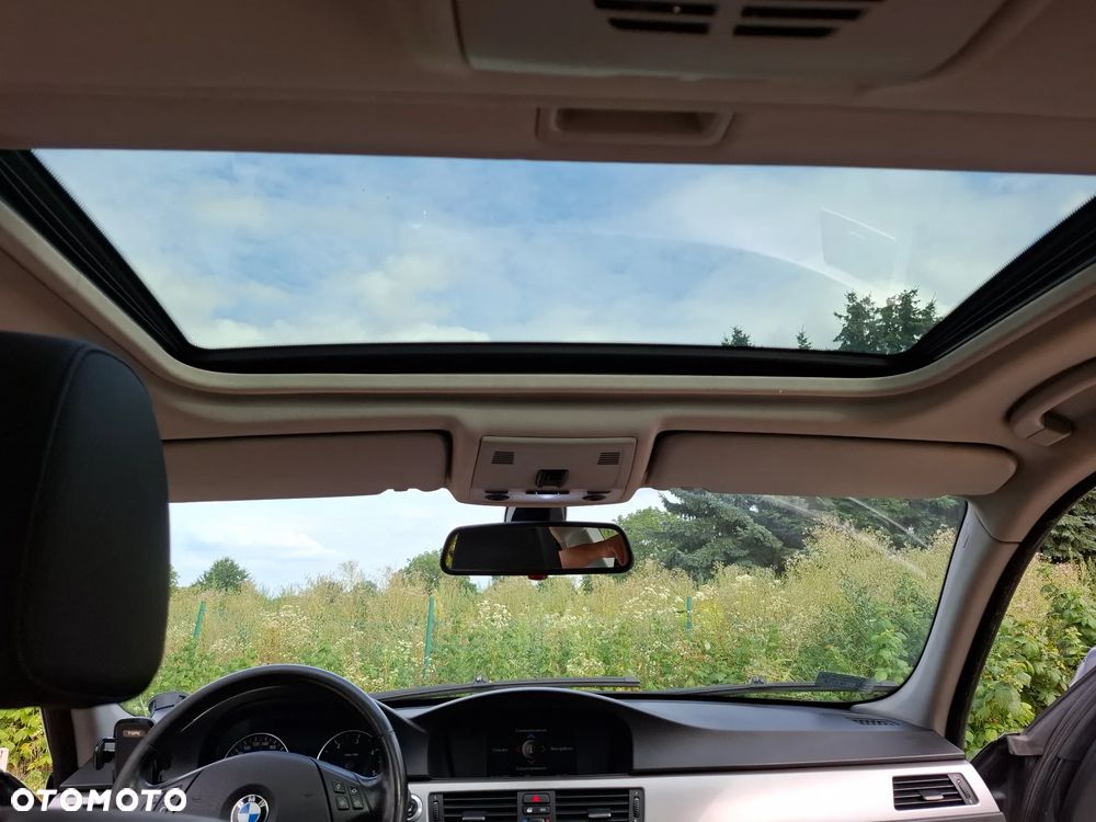 BMW Seria 3 318d - 15