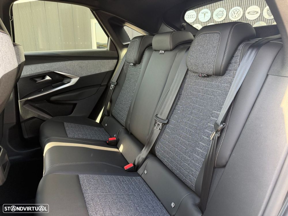 Peugeot 3008 1.6 Plug-in Hybrid Allure e-DCS7 - 7