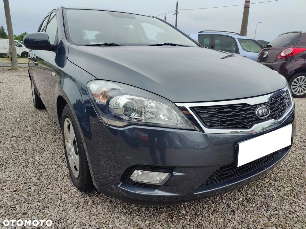 Kia Ceed - 1